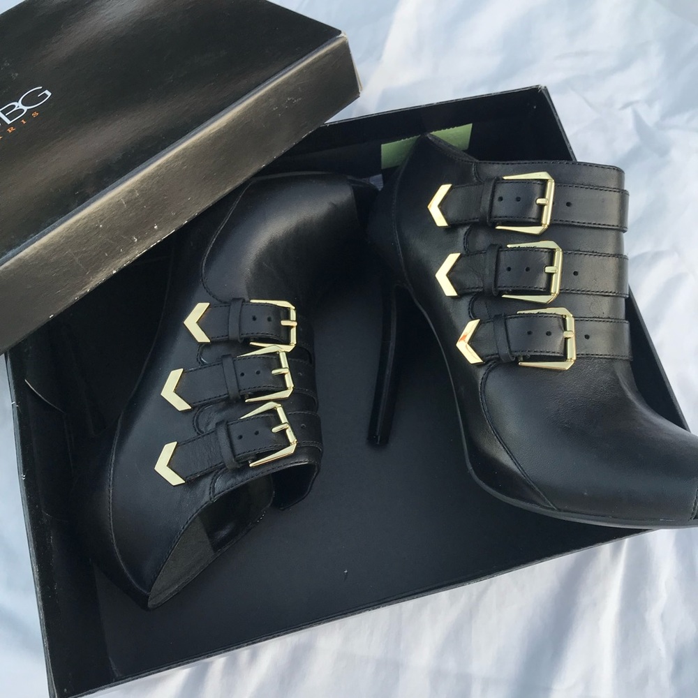 BCBG Illiza Ankle Booties